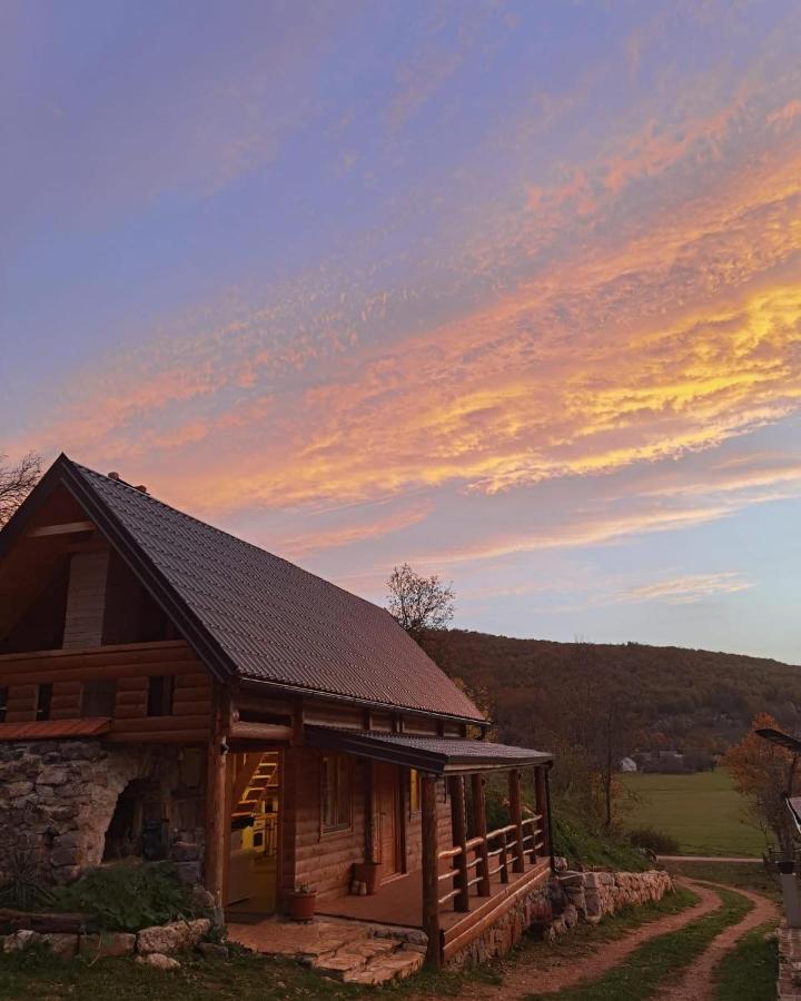 Koliba 30Svibnja Villa Perusic ภายนอก รูปภาพ