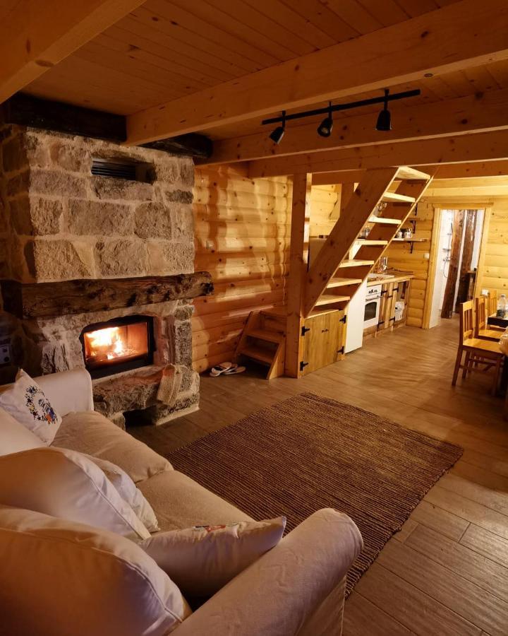 Koliba 30Svibnja Villa Perusic ภายนอก รูปภาพ