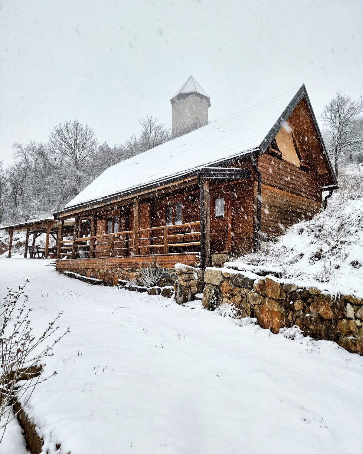 Koliba 30Svibnja Villa Perusic ภายนอก รูปภาพ