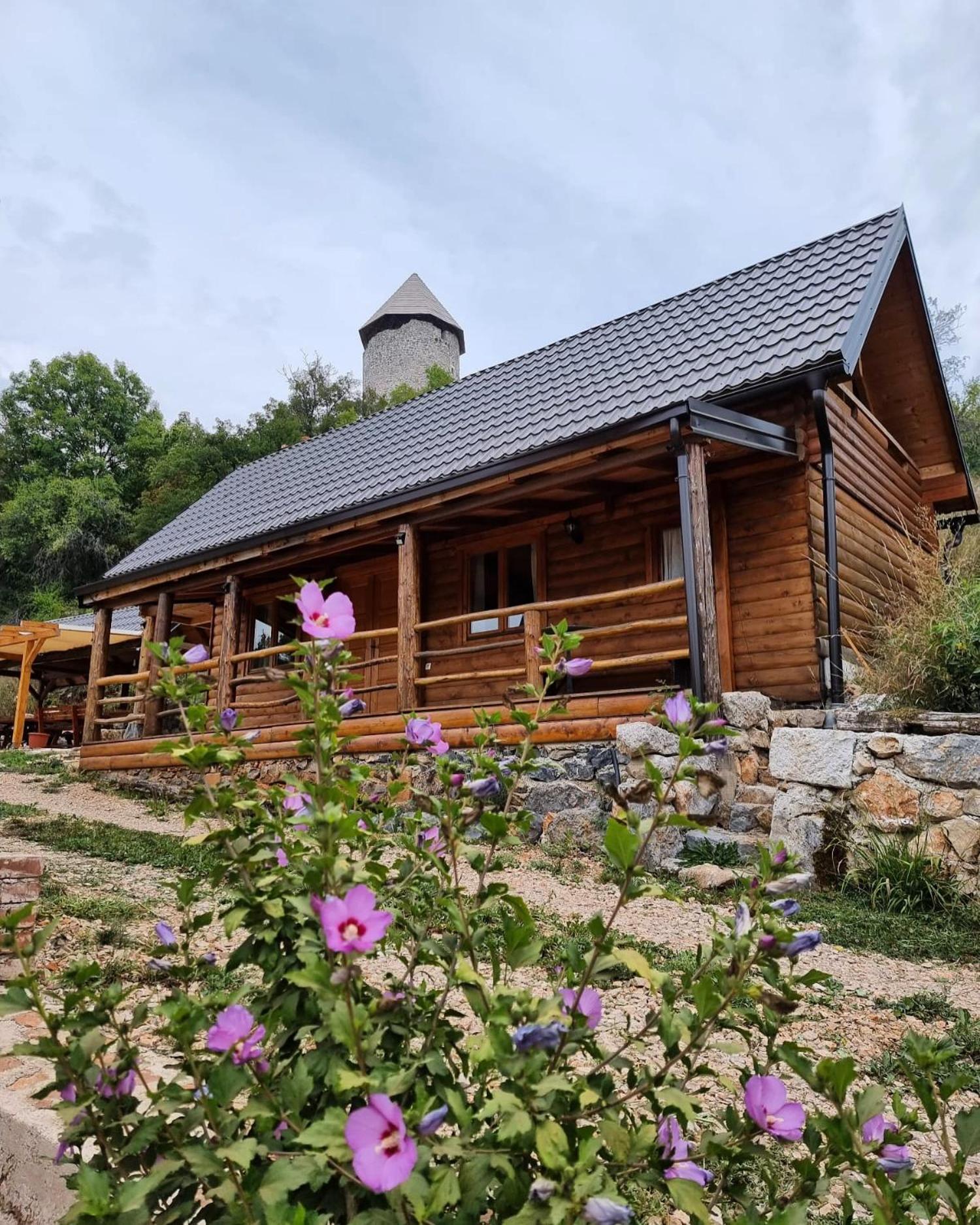 Koliba 30Svibnja Villa Perusic ภายนอก รูปภาพ